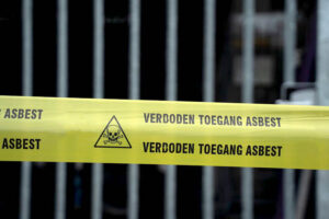 arbeidsinspectie controleert op asbestwerkzaamheden tijdens actiedag